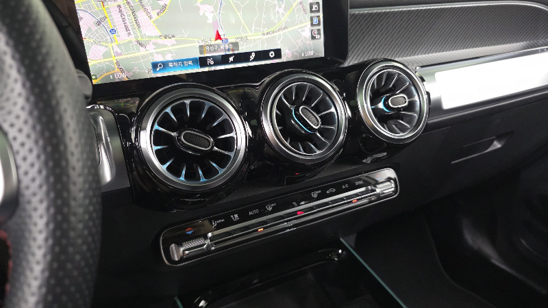 car Mercedes Benz GLB id69659 photo #17