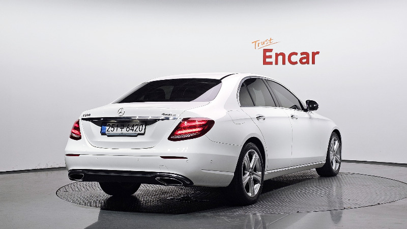 car Mercedes Benz E Class id69720 photo #2