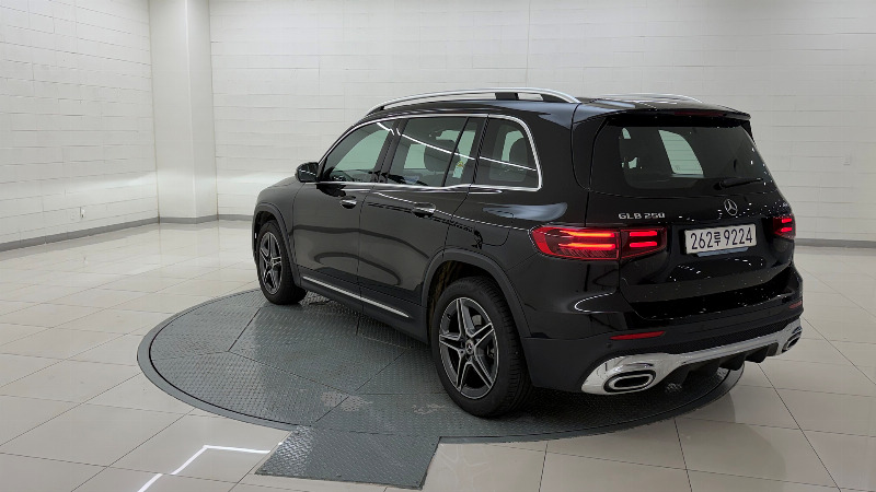 car Mercedes Benz GLB id69741 photo #3