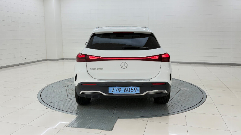car Mercedes Benz EQA id69744 photo #4