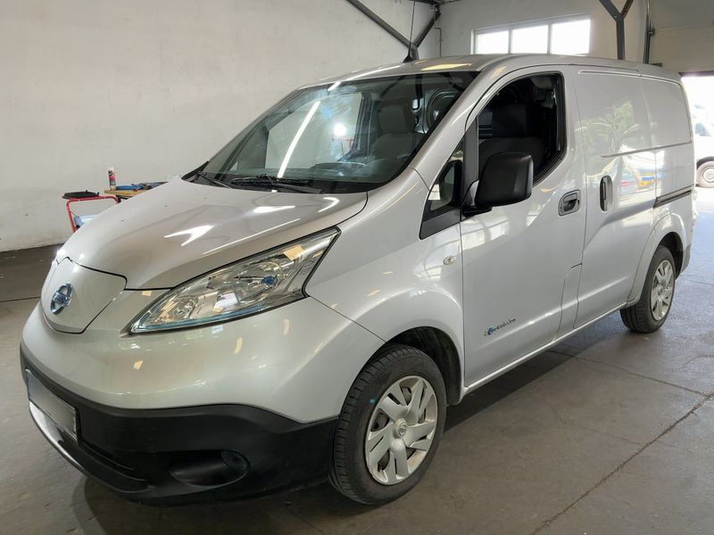 car Nissan NV200 id70010 main photo