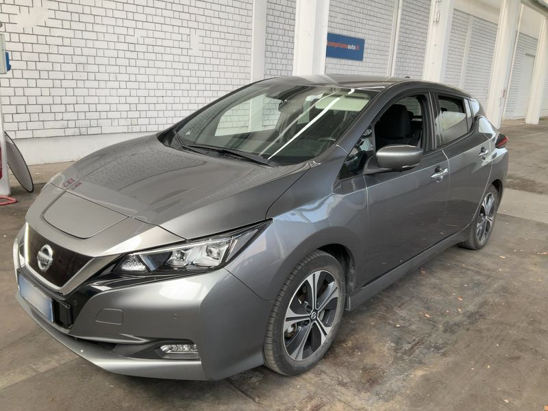 car Nissan Leaf id70013 main photo