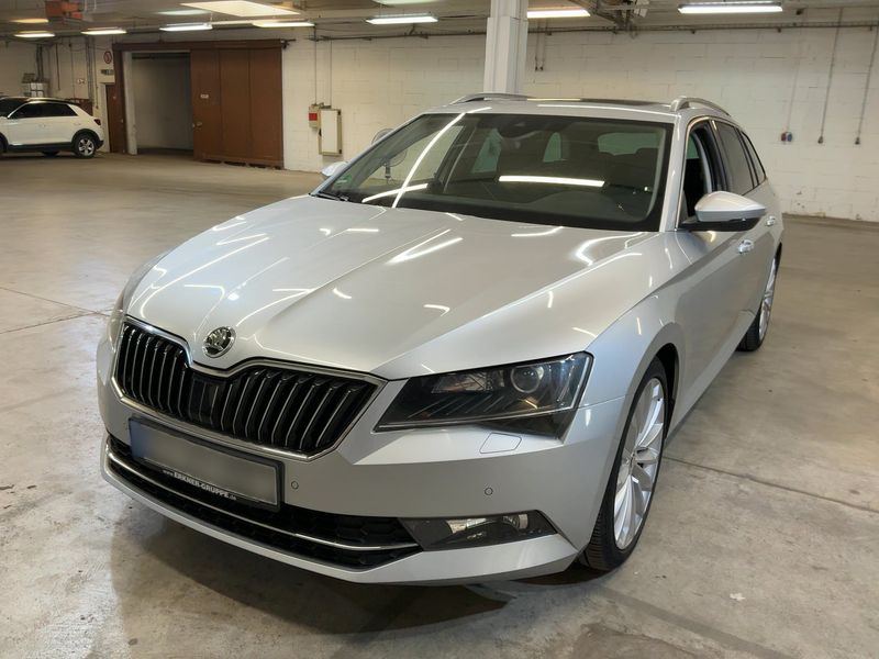 car Skoda Superb id70137 main photo