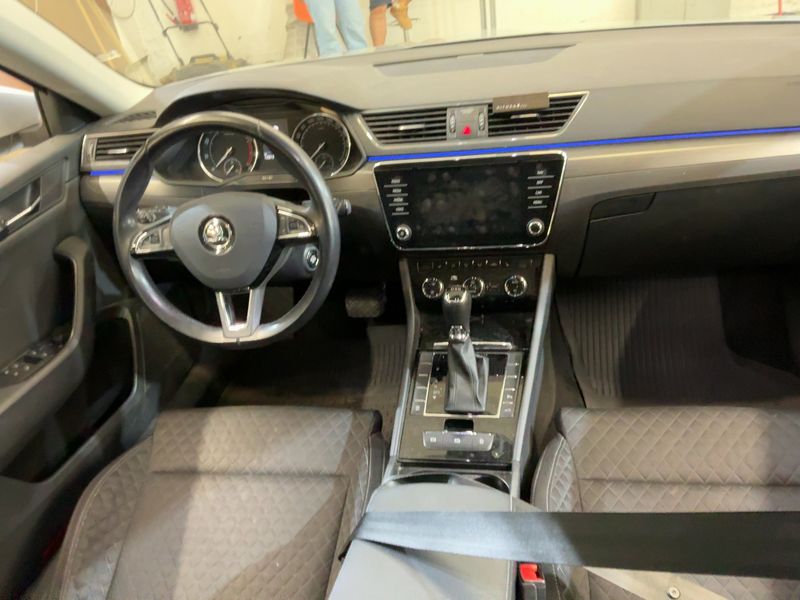 car Skoda Superb id70137 photo #18