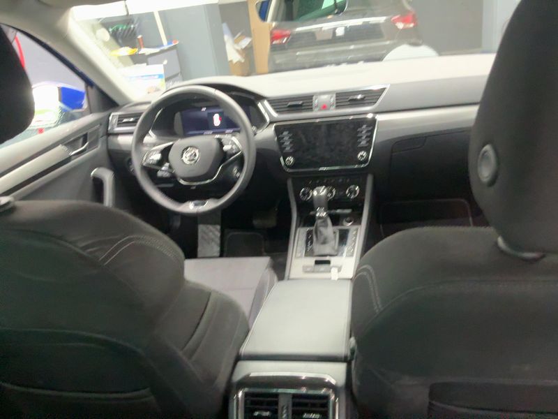 car Skoda Superb id70140 photo #17
