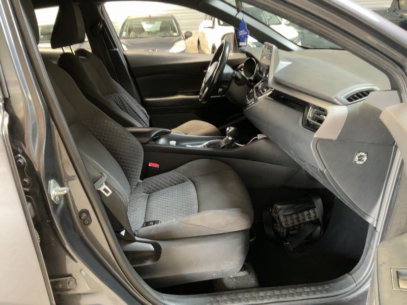 car Toyota C-HR id70175 photo #16
