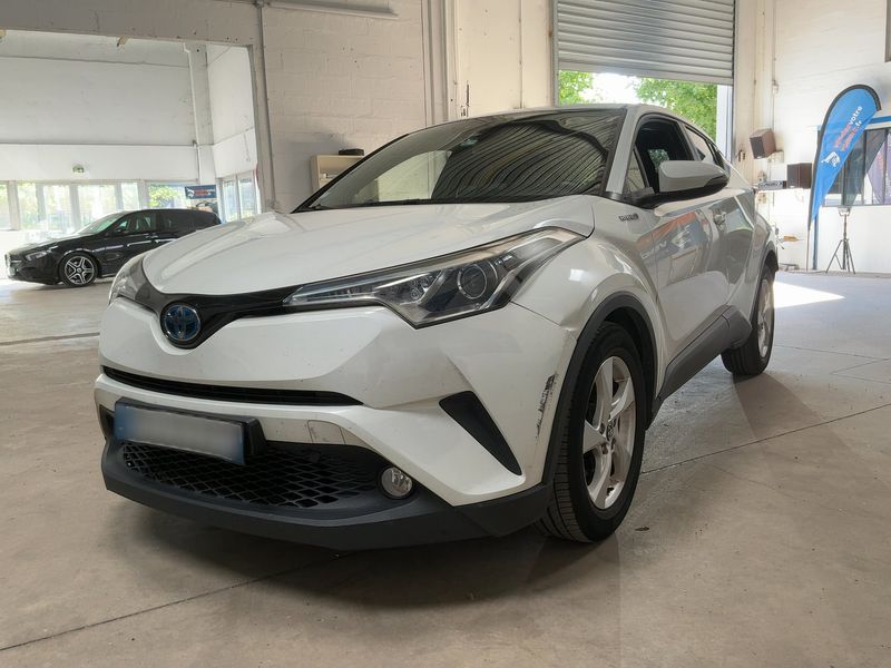 car Toyota C-HR id70176 main photo