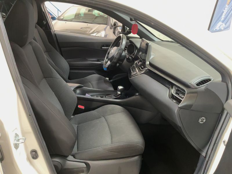 car Toyota C-HR id70176 photo #16