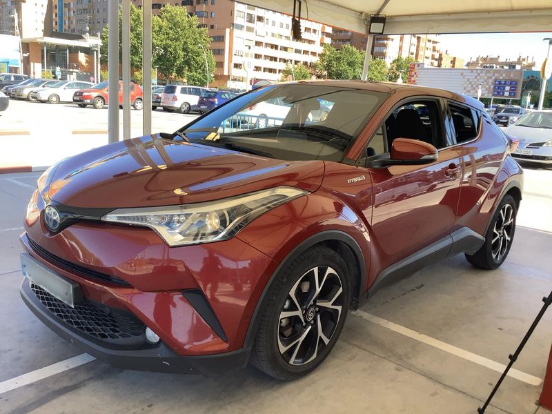 car Toyota C-HR id70177 main photo