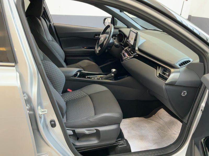 car Toyota C-HR id70178 photo #16