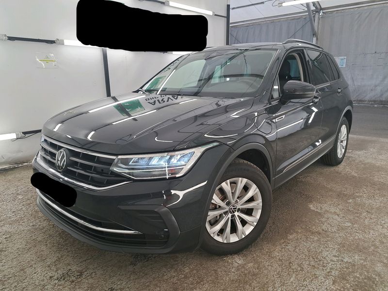 car Volkswagen Tiguan id70199 main photo