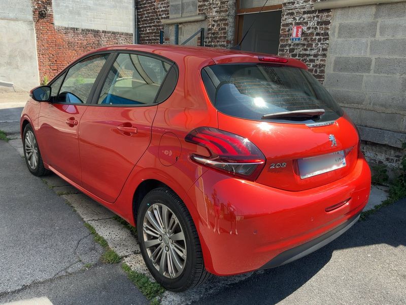 car Peugeot 208 id70255 photo #2