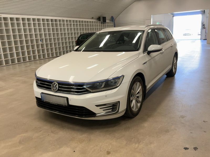 car Volkswagen Passat id70313 main photo