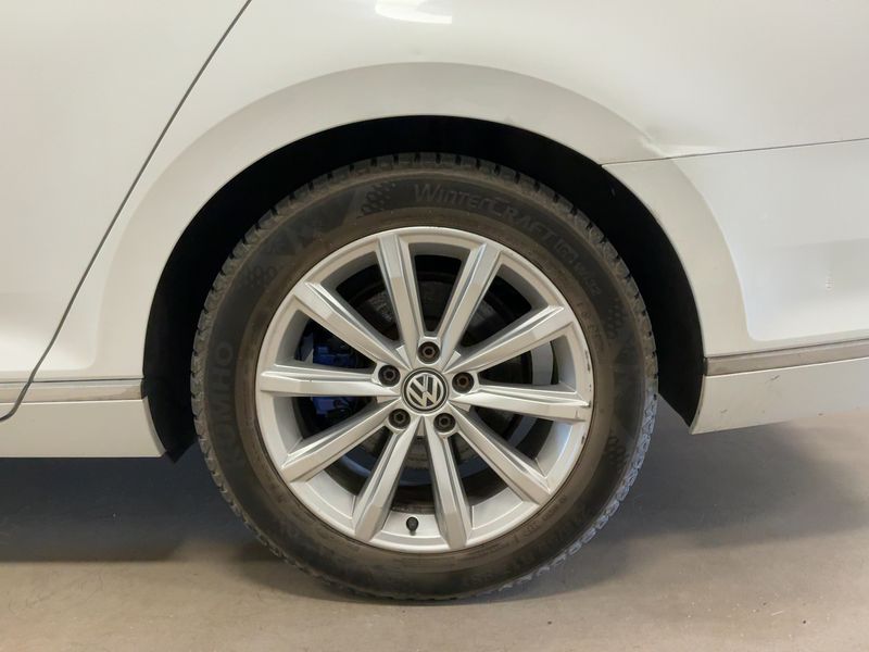 car Volkswagen Passat id70313 photo #9