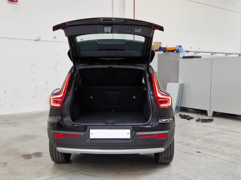 car Volvo XC40 id70341 photo #13