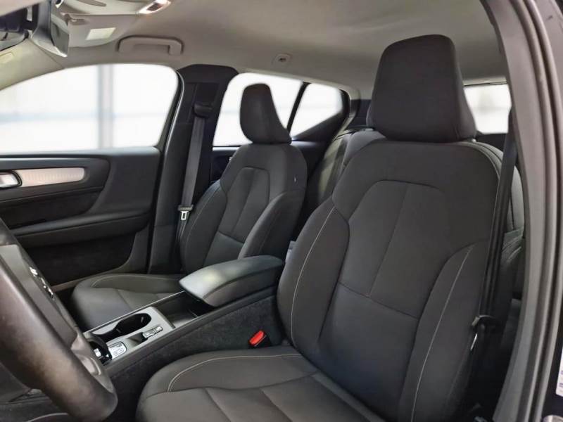 car Volvo XC40 id70341 photo #17