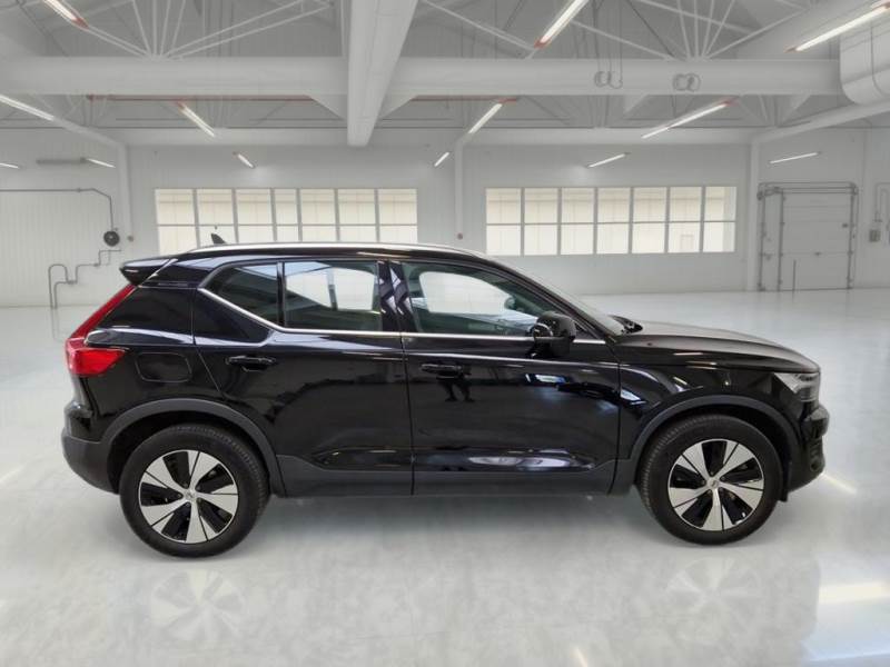 car Volvo XC40 id70341 photo #5