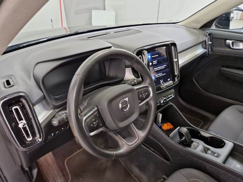 car Volvo XC40 id70341 photo #6