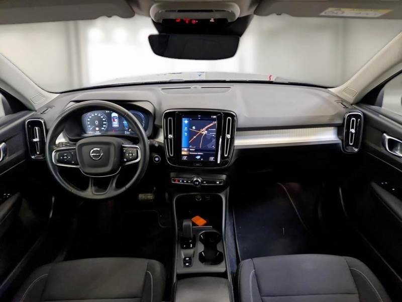 car Volvo XC40 id70341 photo #8