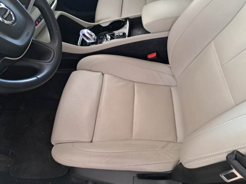 car Volvo XC40 id70342 photo #15