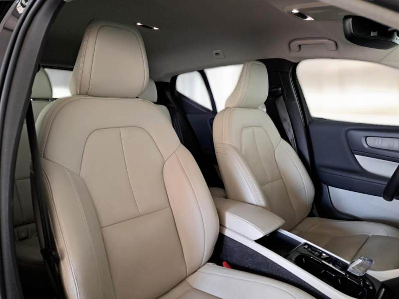 car Volvo XC40 id70342 photo #16