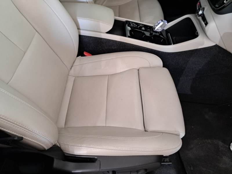 car Volvo XC40 id70342 photo #17