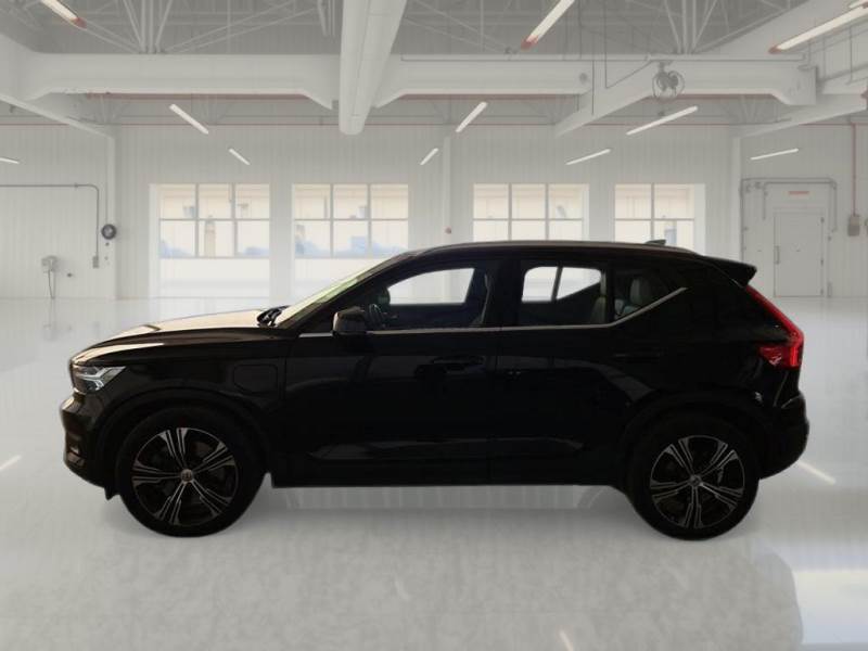 car Volvo XC40 id70342 photo #3