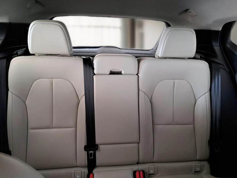car Volvo XC40 id70342 photo #5
