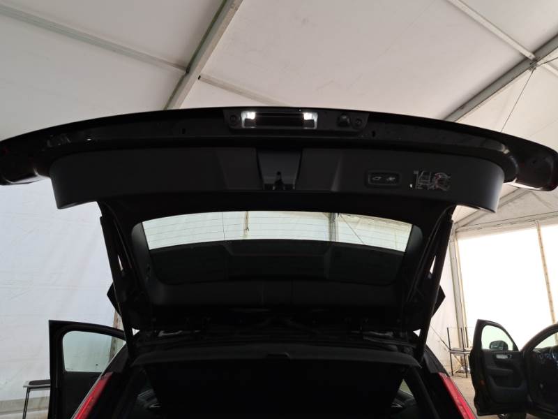 car Volvo XC40 id70342 photo #7