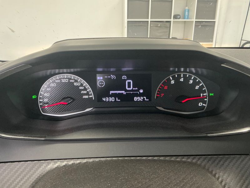 car Peugeot 208 id70514 photo #18