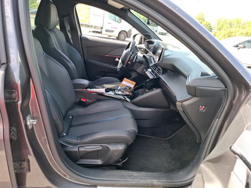 car Peugeot 208 id70607 photo #9