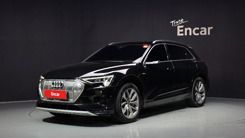 car Audi e-tron id70771 main photo