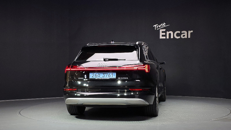 car Audi e-tron id70771 photo #4