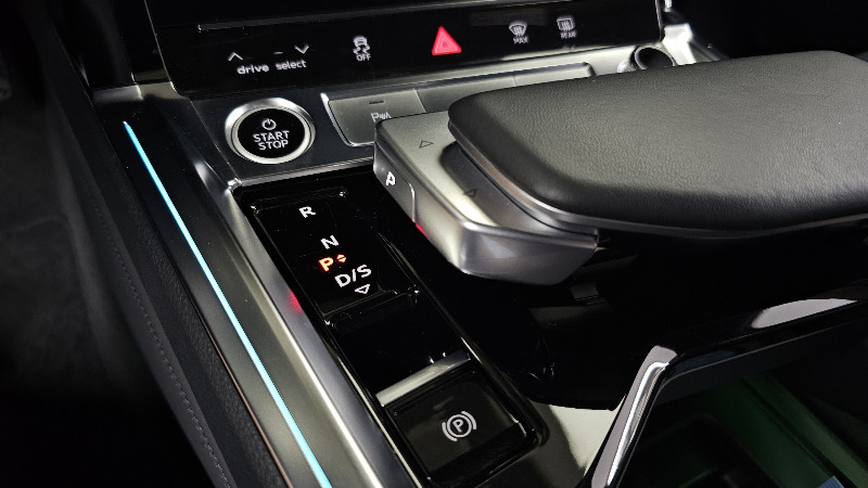 car Audi e-tron id70771 photo #9