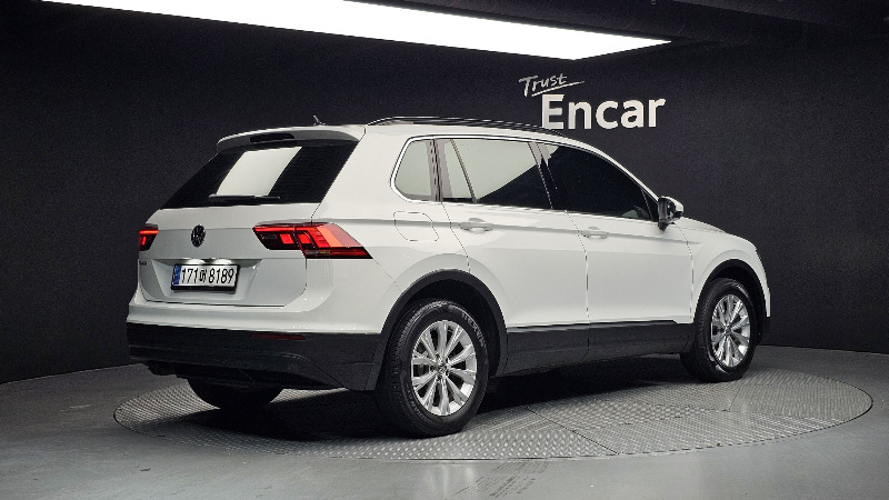 car Volkswagen Tiguan id70773 photo #2