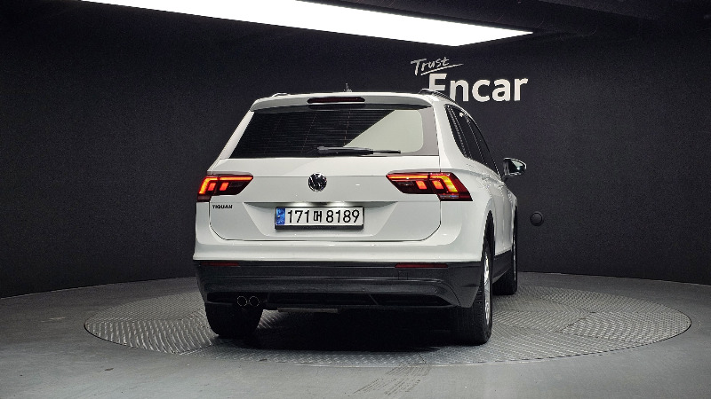 car Volkswagen Tiguan id70773 photo #4