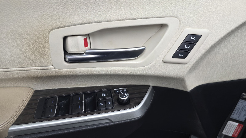 car Toyota Sienna id70814 photo #19