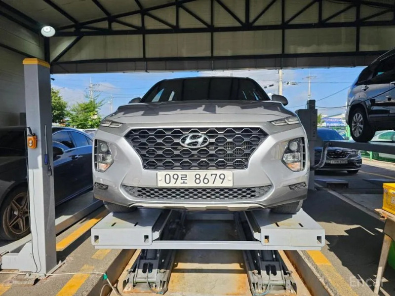 car Hyundai Santa FE id70823 main photo