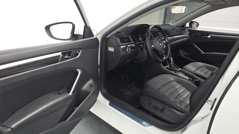 car Volkswagen Passat id70845 photo #10