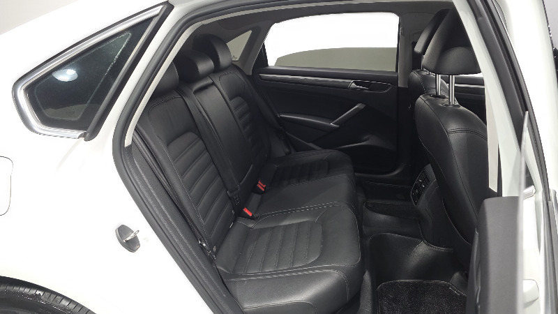 car Volkswagen Passat id70845 photo #11