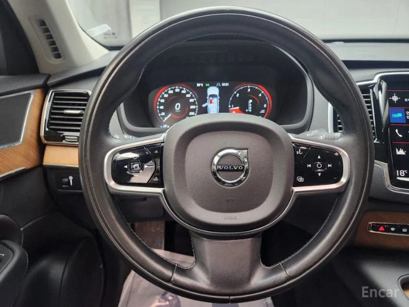 car Volvo XC90 id70855 photo #17