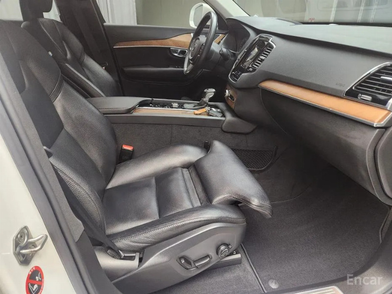car Volvo XC90 id70855 photo #7