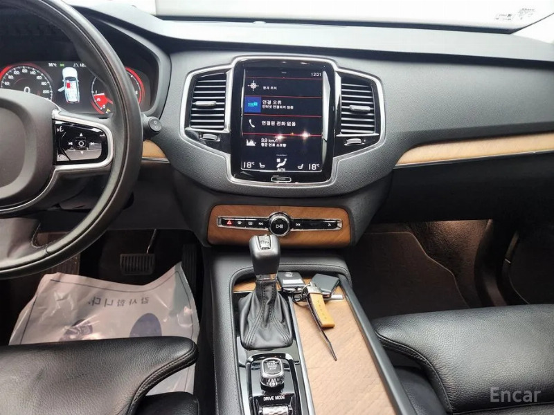 car Volvo XC90 id70855 photo #9