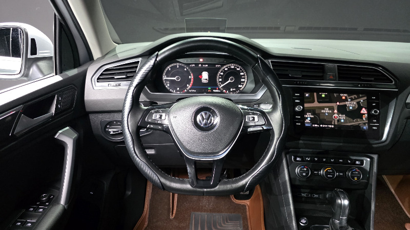 car Volkswagen Tiguan id70859 photo #13