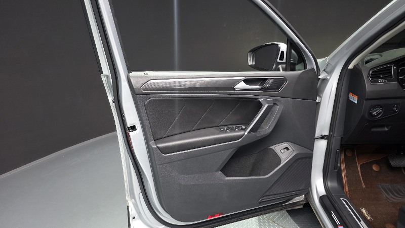car Volkswagen Tiguan id70859 photo #24