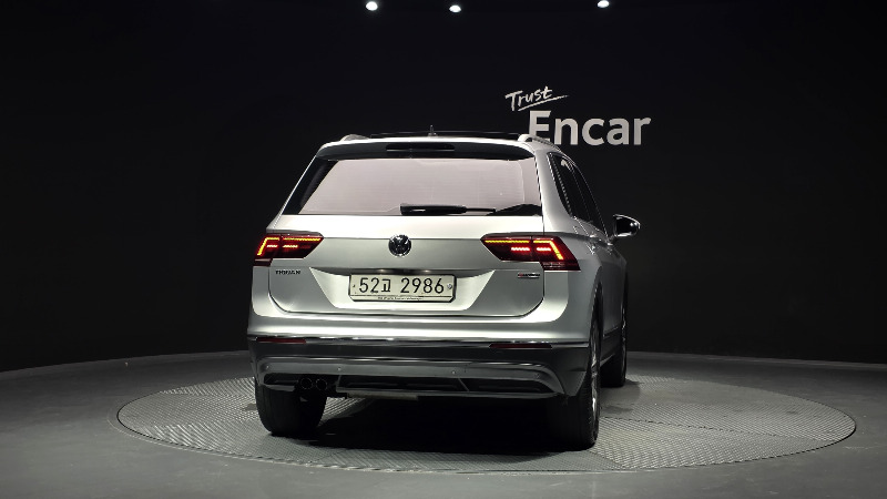 car Volkswagen Tiguan id70859 photo #4