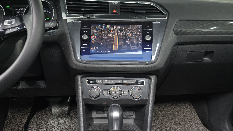 car Volkswagen Tiguan id70880 photo #13