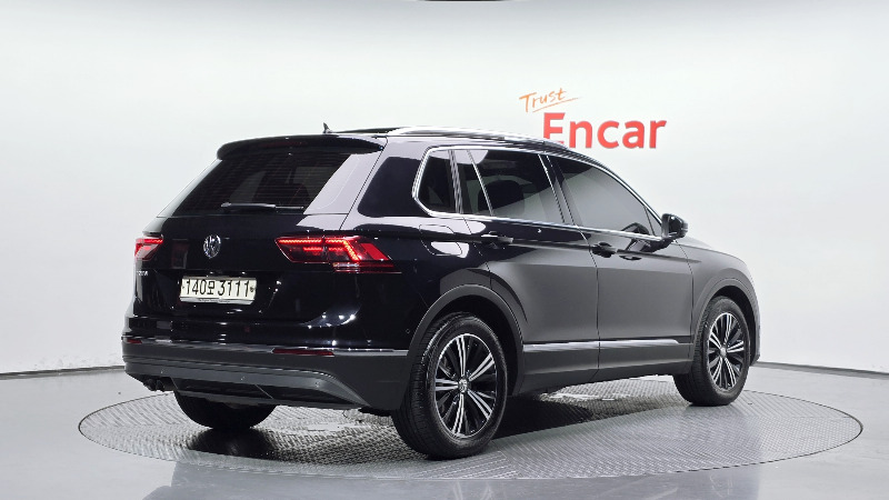 car Volkswagen Tiguan id70880 photo #2
