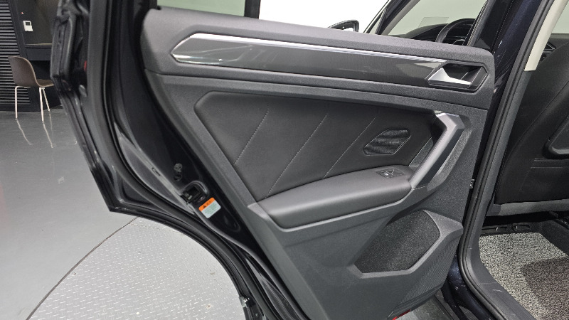 car Volkswagen Tiguan id70880 photo #25
