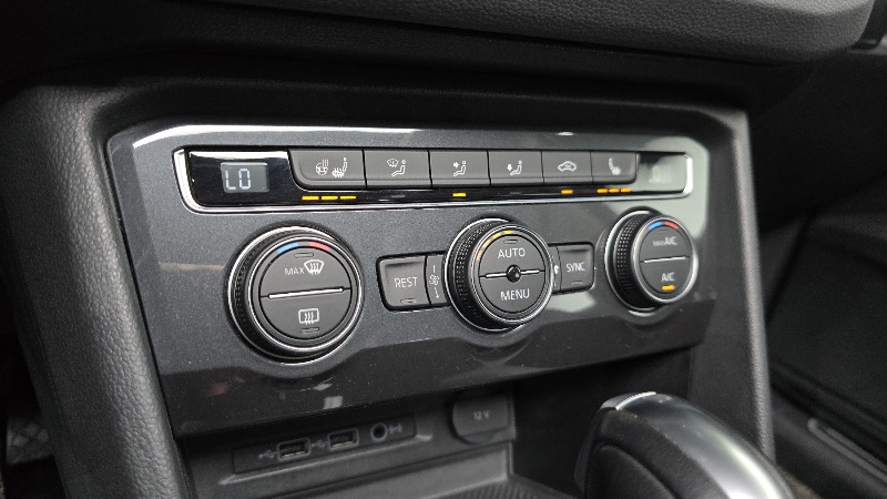 car Volkswagen Tiguan id70880 photo #28